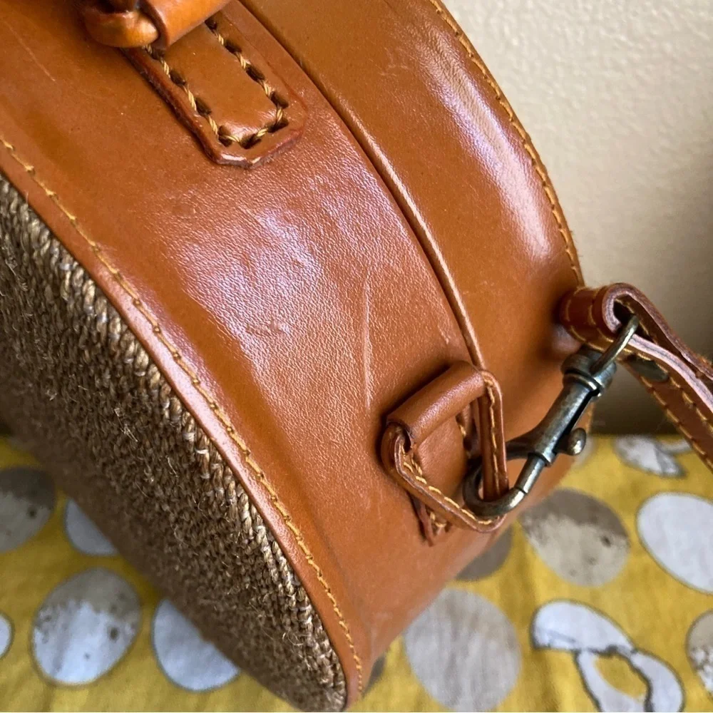 Vintage look round canteen crossbody purse